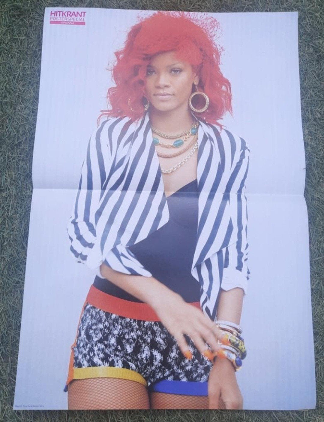Poster 2x A4 Hitkrant 2010 Rihanna / Simon ea, Ophalen of Verzenden, Gebruikt, A1 t/m A3, Muziek