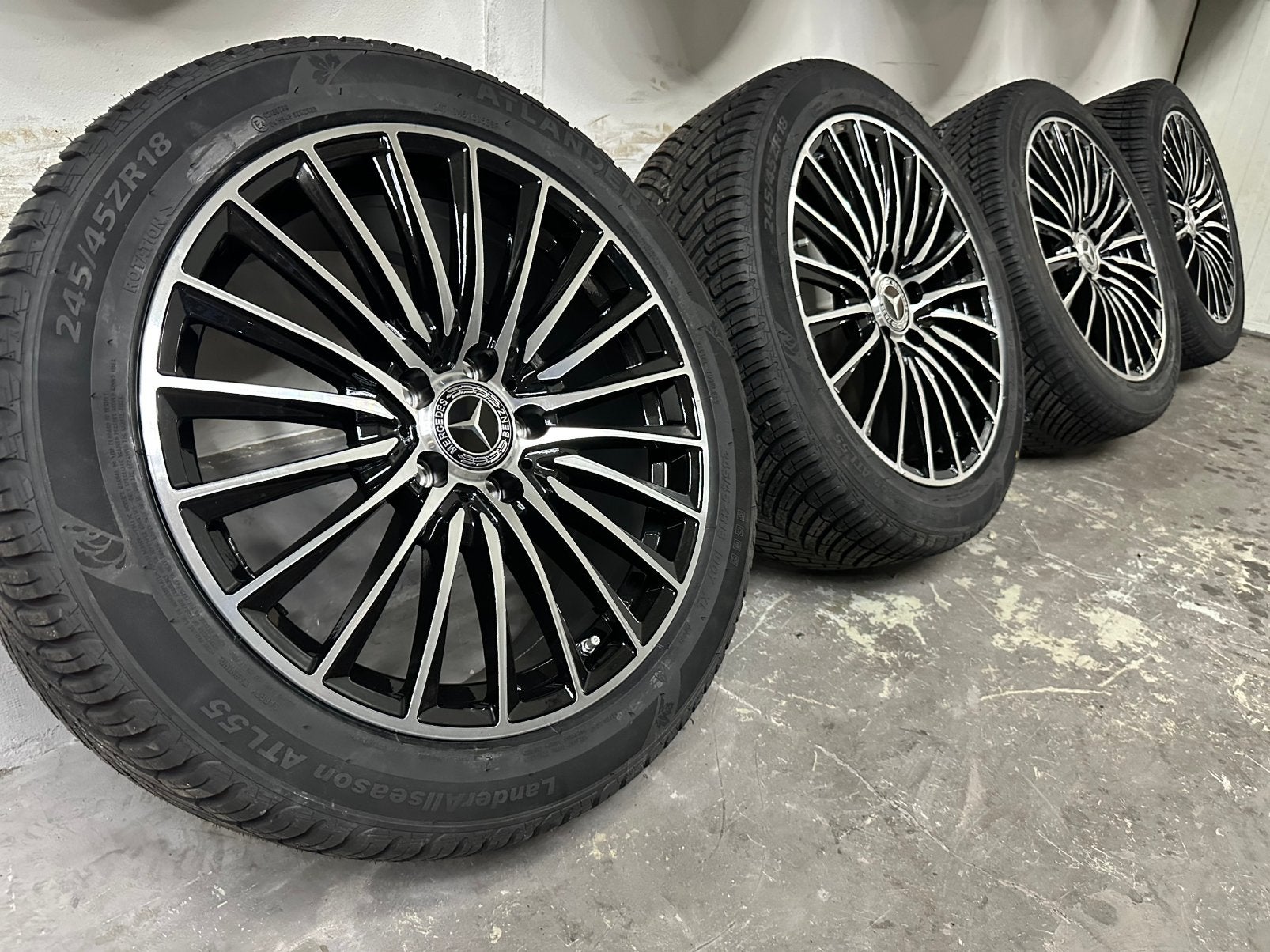 18 inch Mercedes Amg Velgen met 4S Banden en Tpms, Ophalen, 18 inch, Banden en Velgen, All Season