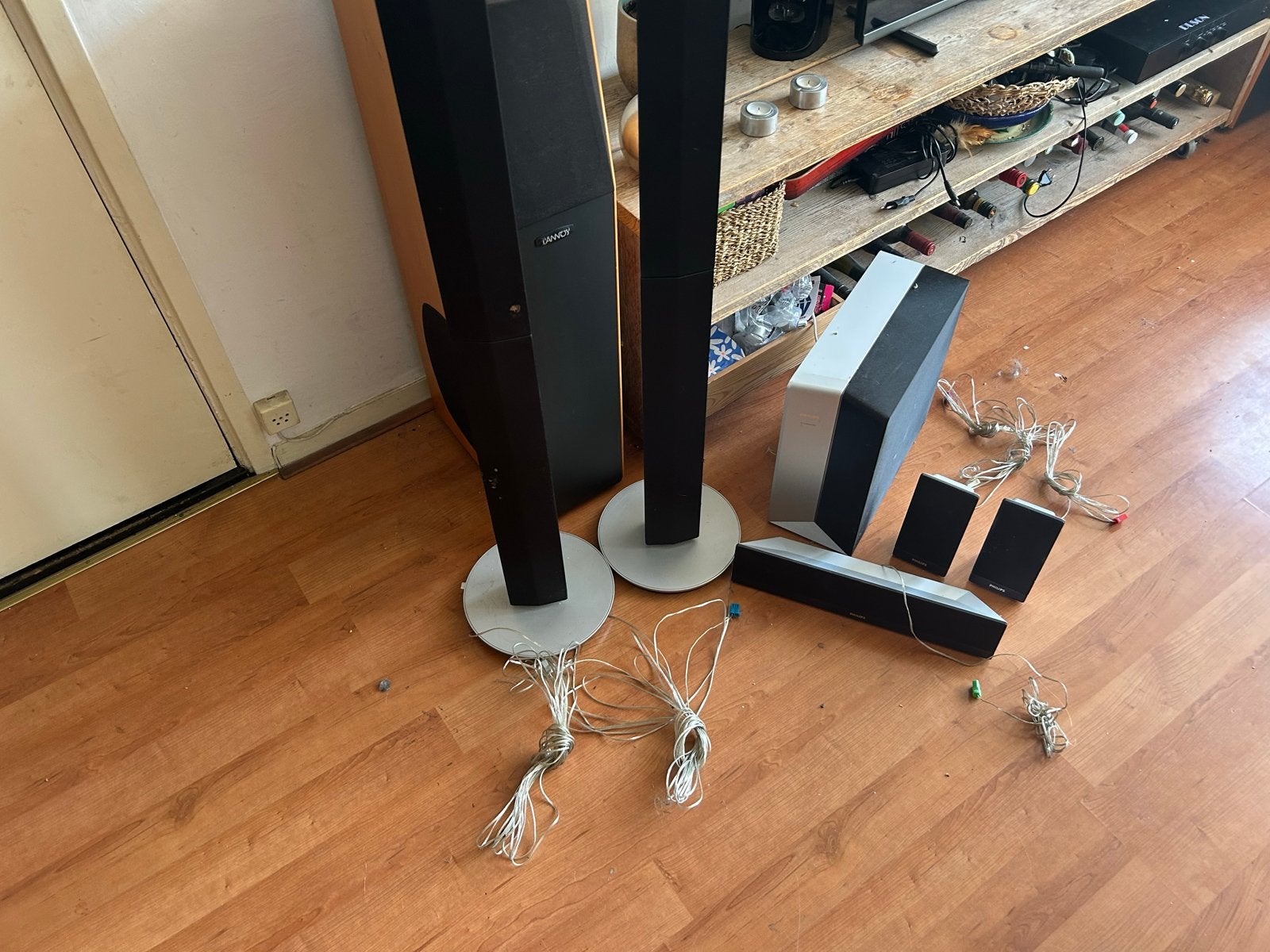 Gratis Speaker set - volumeknop lastig, verder prima staat, Audio, Tv en Foto, Stereo-sets, Ophalen, Gebruikt, Speakers, Overige merken