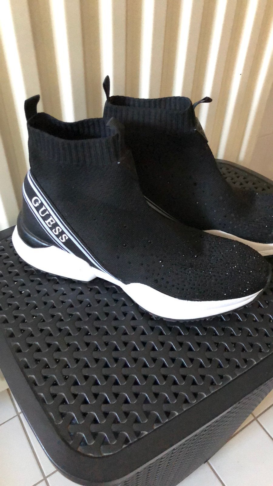 Sok sneakers van Guess maat 40, Ophalen of Verzenden, Zo goed als nieuw, Sneakers of Gympen
