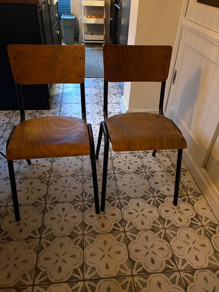 2 vintage school stoeltjes, Ophalen, Zo goed als nieuw, Bruin, Twee