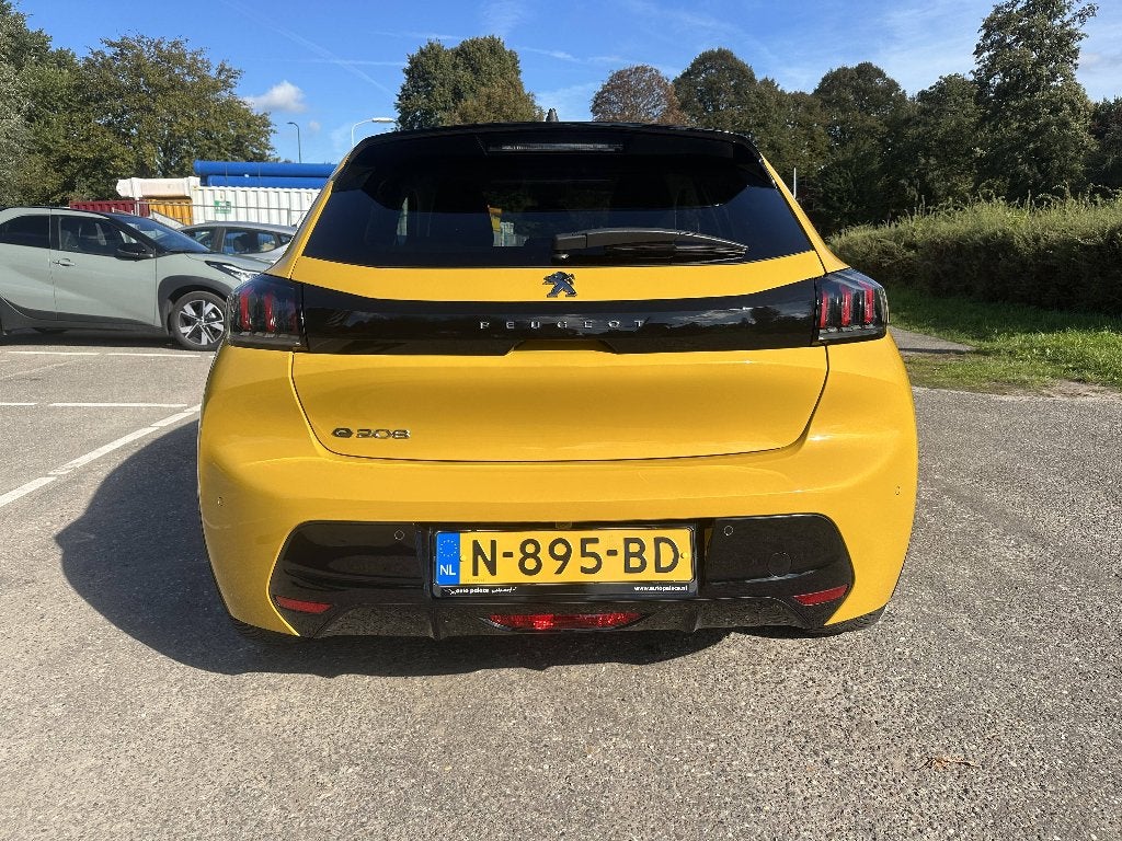 Foto 9 van Peugeot 208 EV Allure 50kWh 136pk 2021 Geel