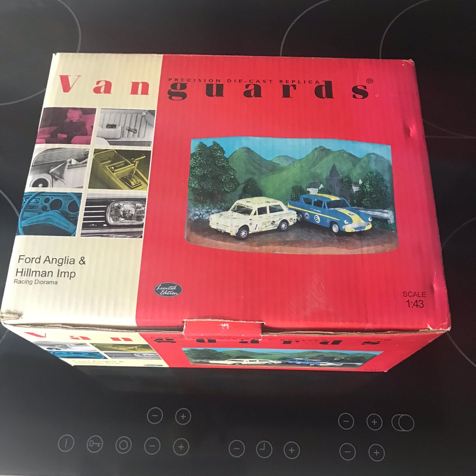Vanguard diorama Ford en Hillman, Ophalen, Zo goed als nieuw, Auto, Overige merken