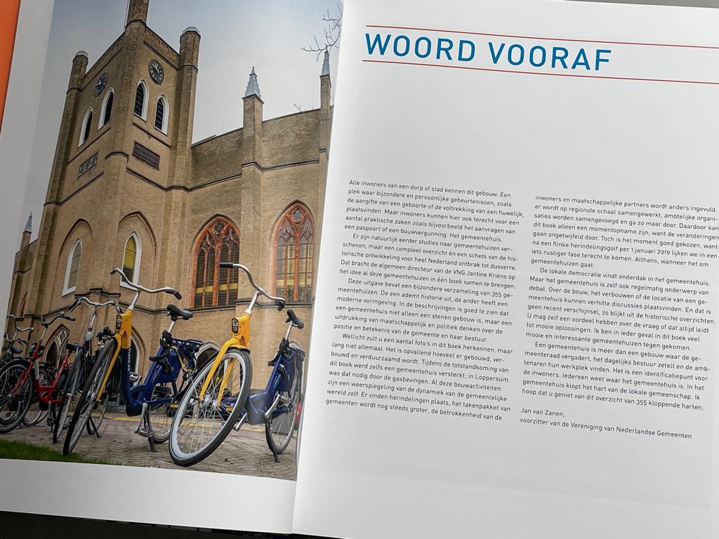 bouwkunst / Gemeentehuizen in Nederland (Matrijs 2020), Boeken, Ophalen of Verzenden, Zo goed als nieuw, Overige onderwerpen