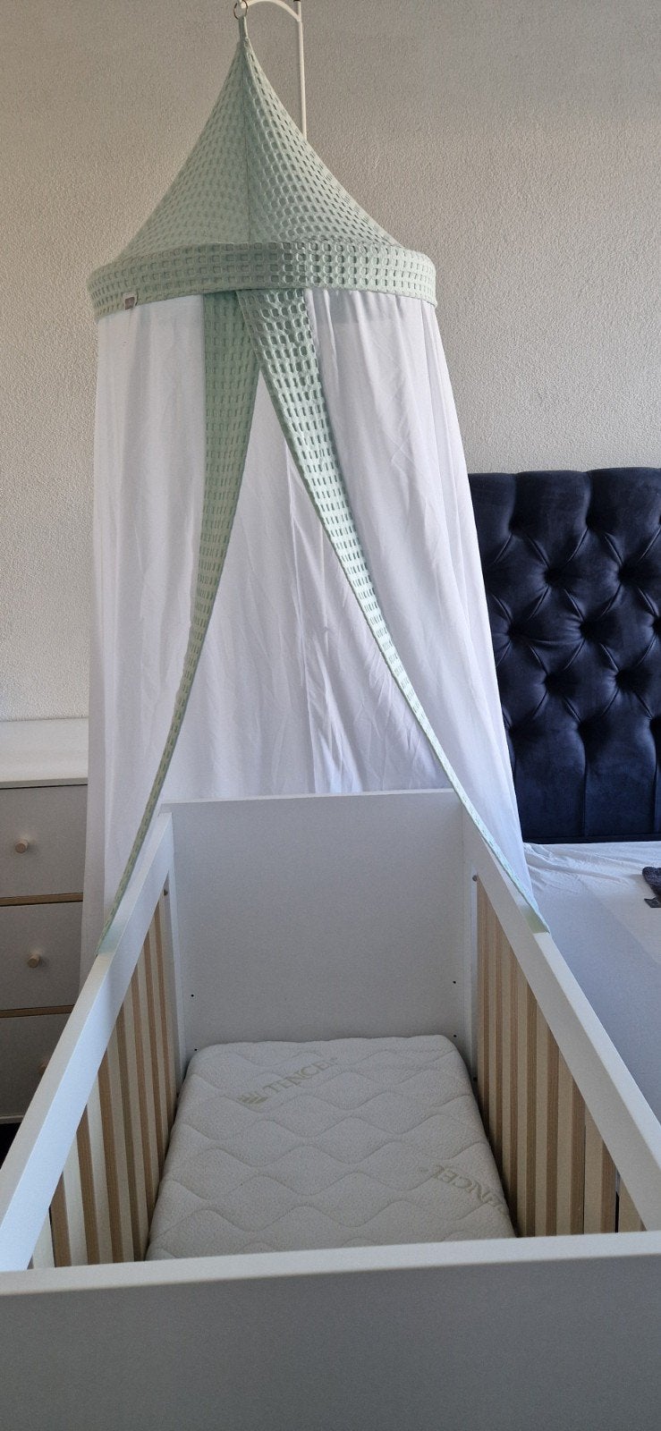 Complete babykamer set: Ledikant, commode en kledingkast, Ophalen, 50 tot 70 cm, 100 cm of meer, 105 cm of meer