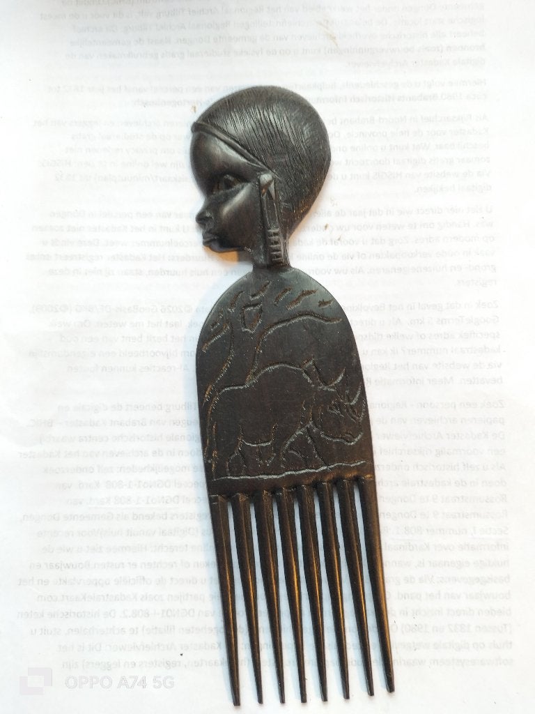 Houtsnijweek Vrouw met neushoorn. nr8., Ophalen of Verzenden, Handgemaakt, Beeld, Hout