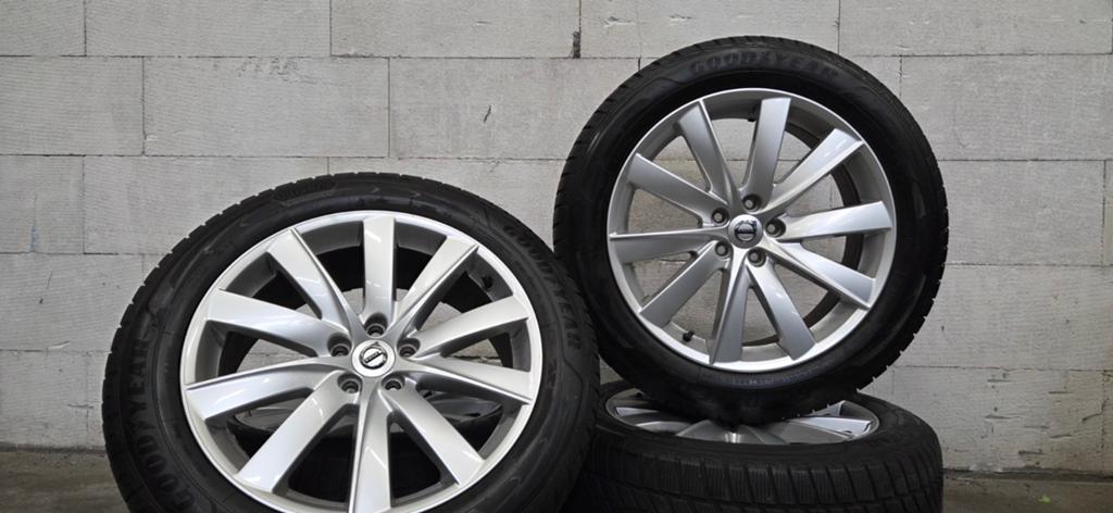 19" Volvo XC90 ll XC60 Turbine velgen zomer winterbanden, 19 inch, Gebruikt, Banden en Velgen, 235 mm