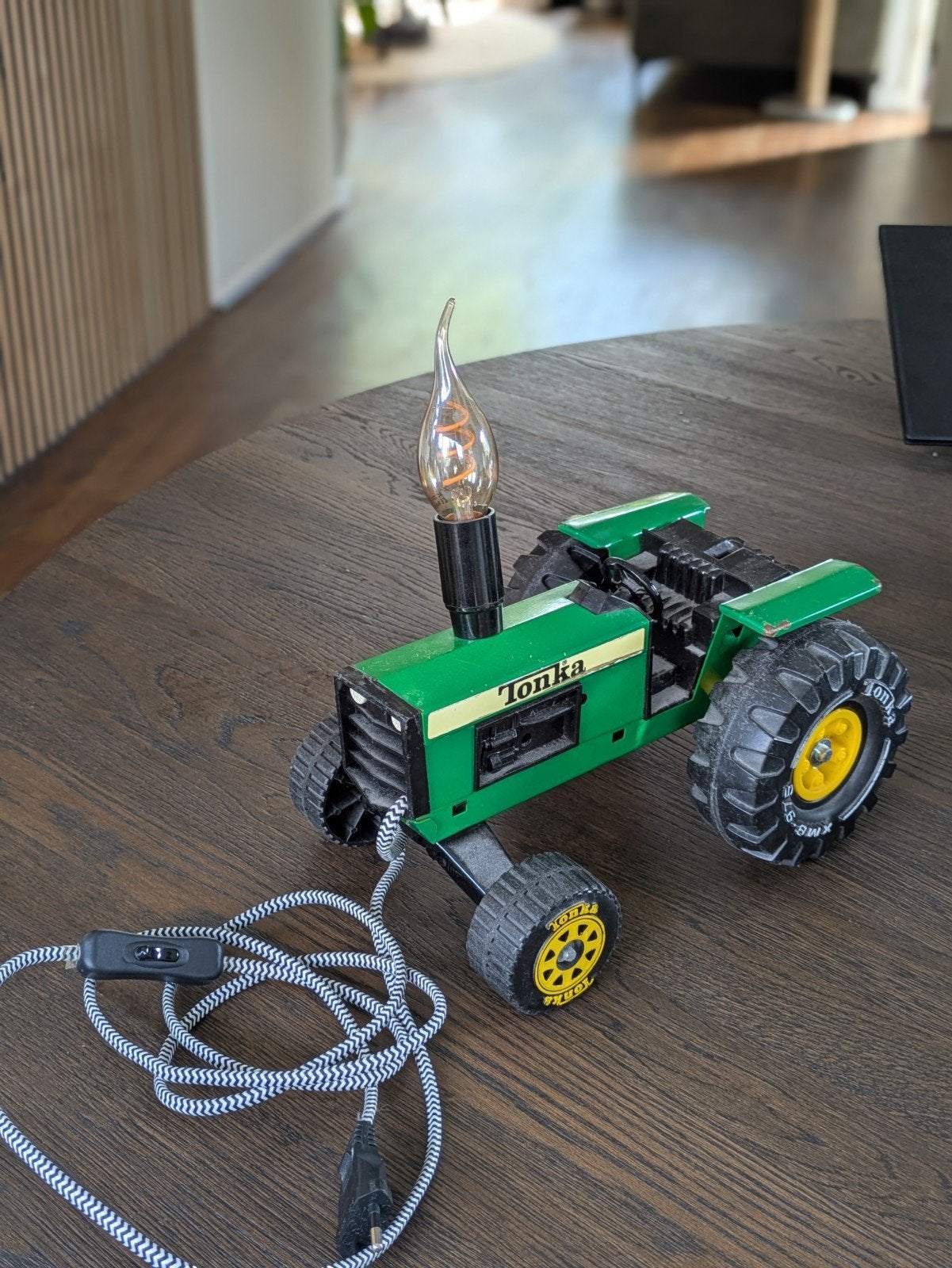 Uniek Tonka tractor nachtlampje voor kinderkamer, Gebruikt, Ophalen of Verzenden, Lamp, Overige merken