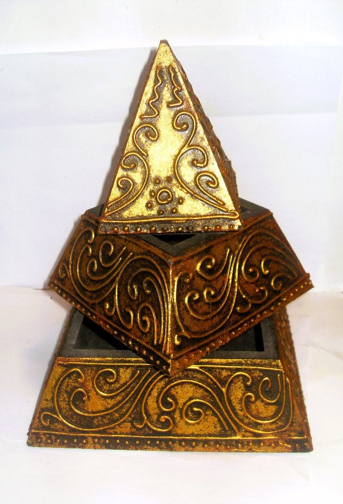 3 delige pyramide / decoratief / goud bruin / opbergdoos, Ophalen of Verzenden, Zo goed als nieuw