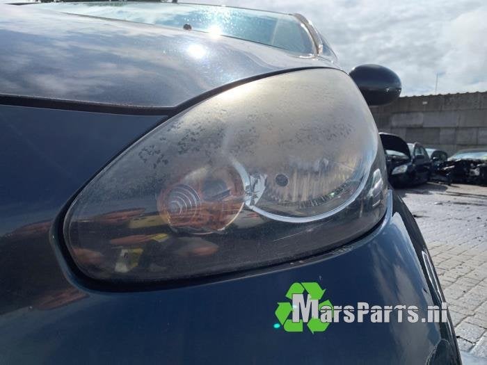 Koplamp links van een Toyota Aygo