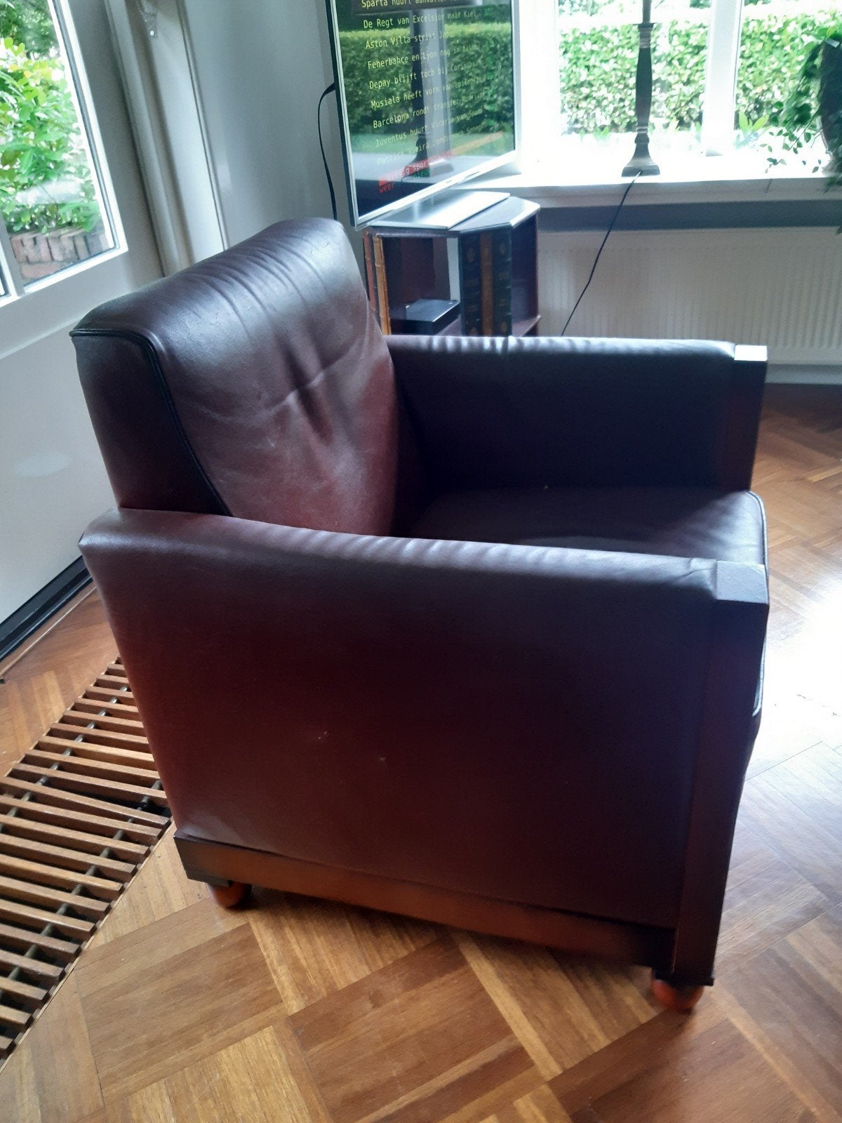 Comfortabele leren fauteuil - Klassiek design, Huis en Inrichting, Fauteuils, Ophalen, Gebruikt, Klassiek, 75 tot 100 cm