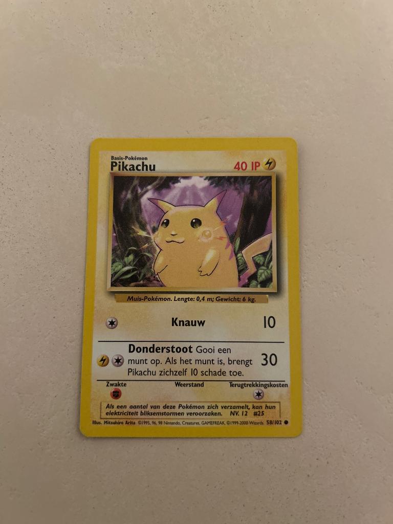 Pikachu Basic pokemon, Hobby en Vrije tijd, Verzamelkaartspellen | Pokémon, Ophalen of Verzenden, Zo goed als nieuw