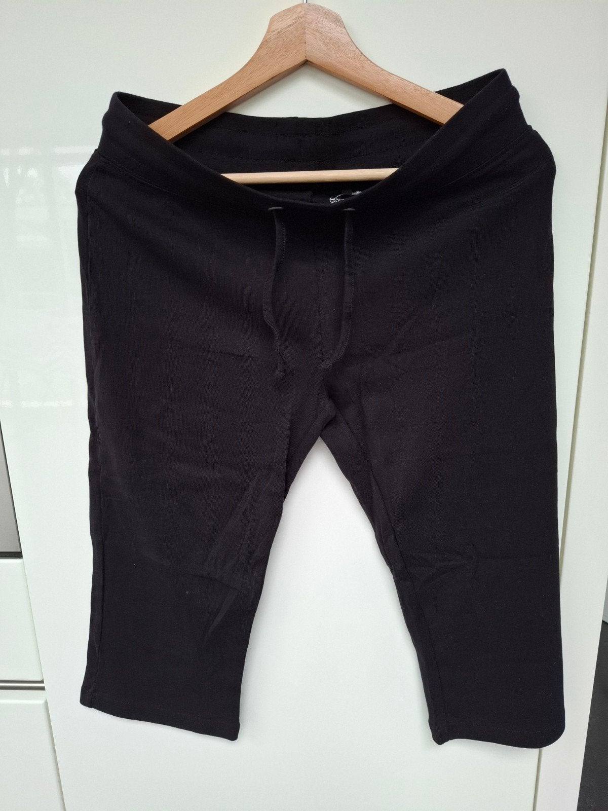 Nieuwe zwarte capri broek van 100% katoen, Maat 38/40 (M), Zwart, Nieuw, Driekwart