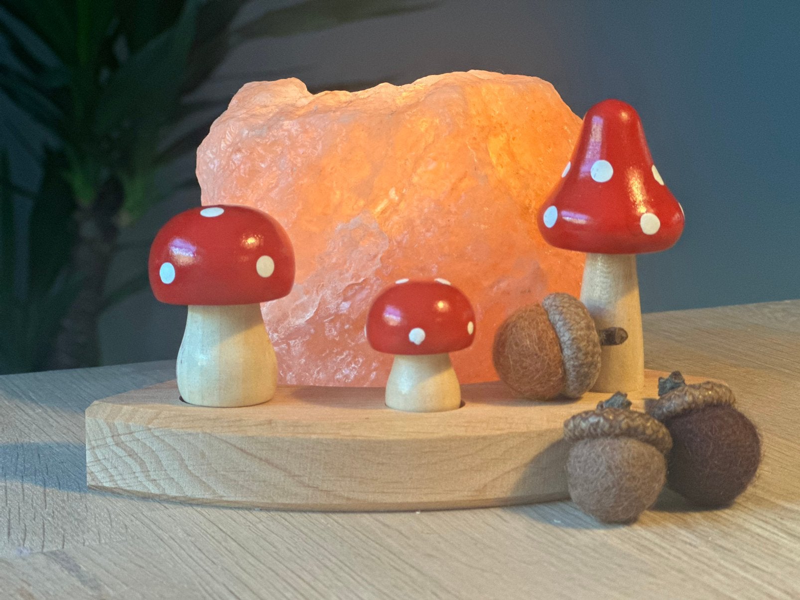 Paddestoelen en eikeltjes grimms jverjaardsgsring herfst wol, Ophalen of Verzenden, Nieuw, Figuurtje(s), Wolvilt