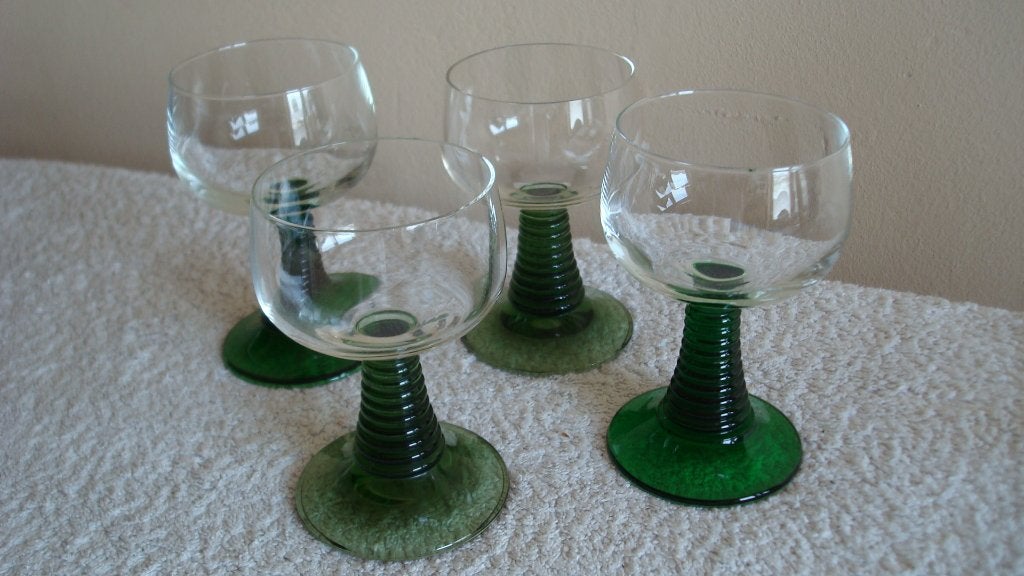 retro/vintage 4 kleine roemer wijnglazen met groene voet, Verzenden, Overige materialen, Overige stijlen, Overige typen