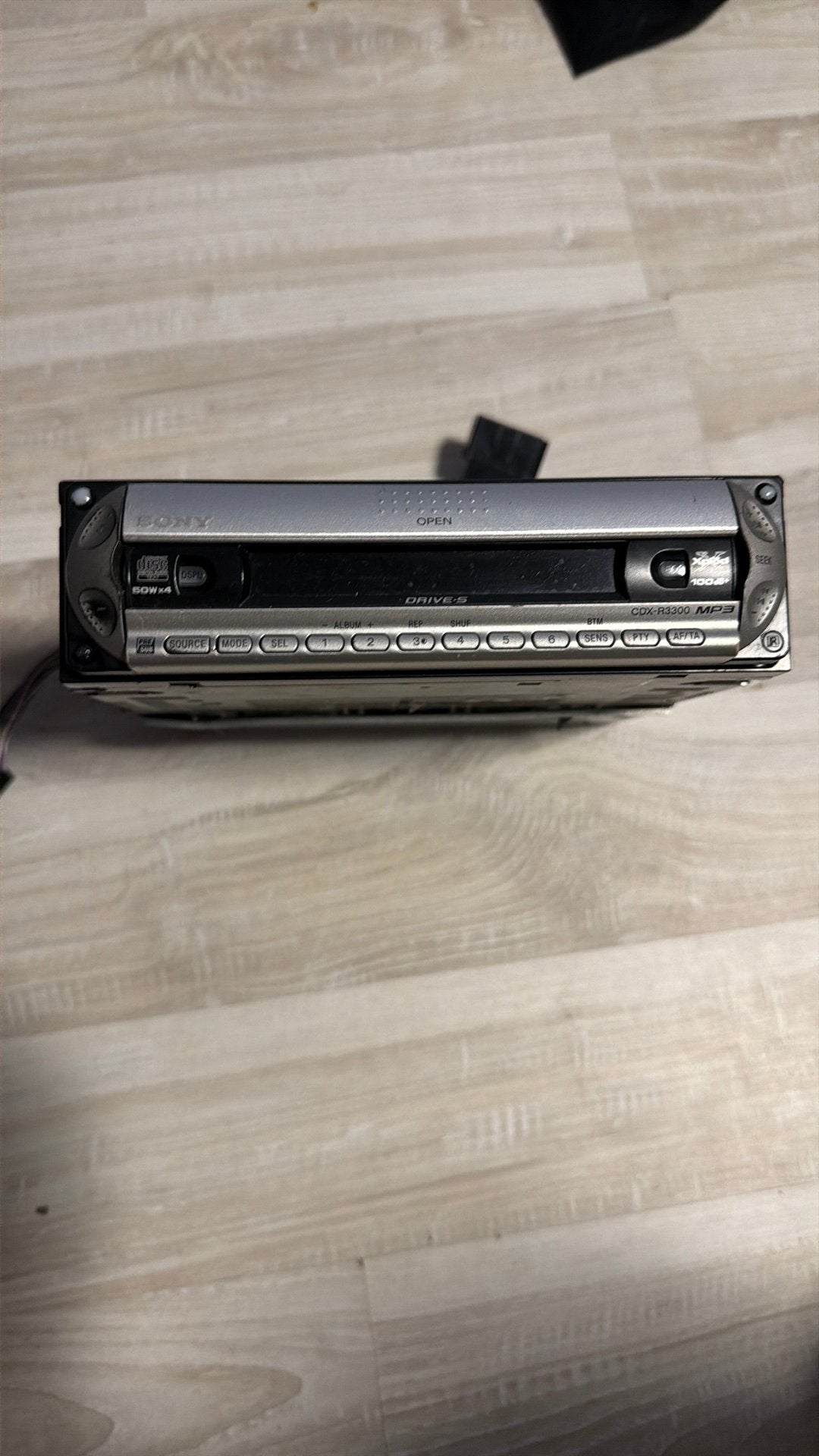 Sony CDX-R3300 Autoradio met CD-speler, Ophalen of Verzenden, Gebruikt