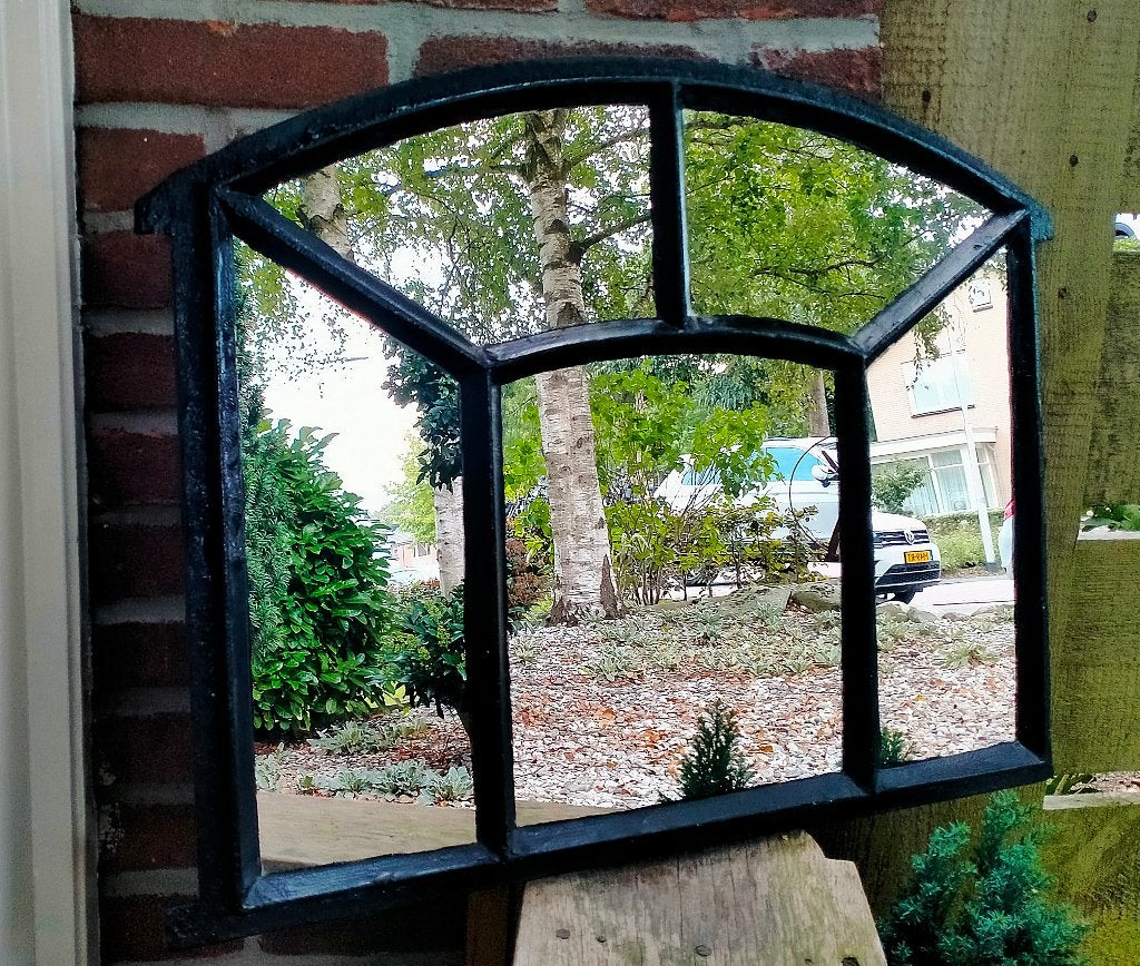 Boeren Tuin Spiegel - Antiek ijzeren Stalraam Tuinspiegel, Ophalen of Verzenden, Zo goed als nieuw