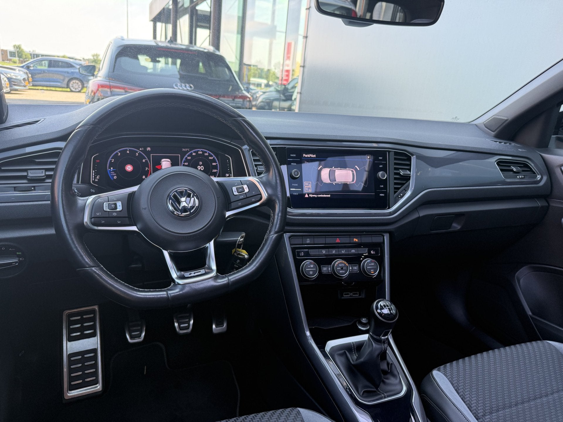 Volkswagen T-Roc BWJ 2019 1.5 TSI 150 PK Sport R-LINE FULL L, Voorwielaandrijving, Stof, 4 cilinders, Wit