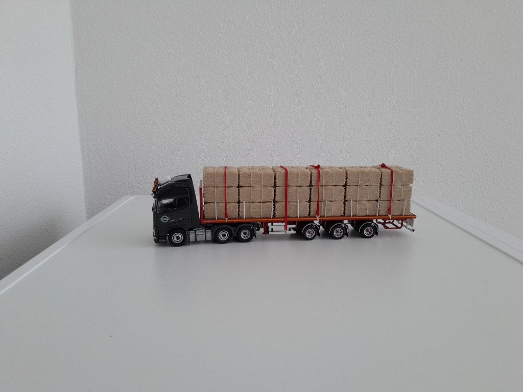 Volvo FH 16 Nijssen Fourages met trailer en lading stro ., Hobby en Vrije tijd, Verzenden, Nieuw, Bus of Vrachtwagen, Tekno