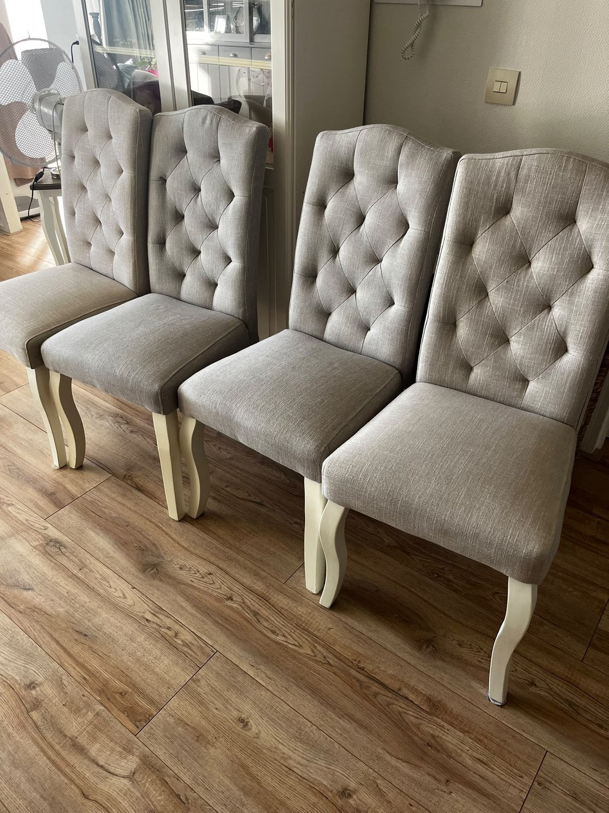 4 eetkamerstoelen - lichtgrijs en beige, Huis en Inrichting, Ophalen, Gebruikt, Overige kleuren, Vier