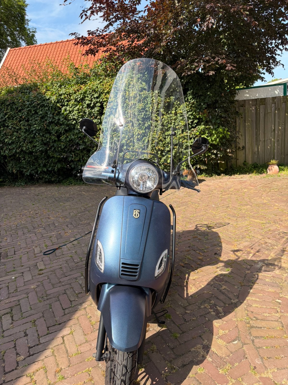 BTC Riva Chameleon scooter blauw kenteken + slot en helm, Zo goed als nieuw, Benzine, Ophalen, Overige merken