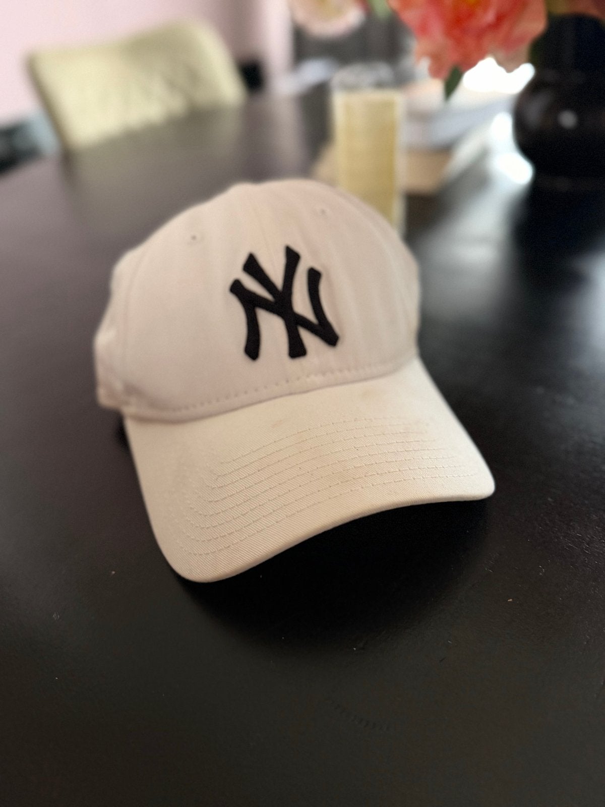 New Era New York Yankees pet wit, Ophalen of Verzenden, Gedragen, One size fits all, Pet