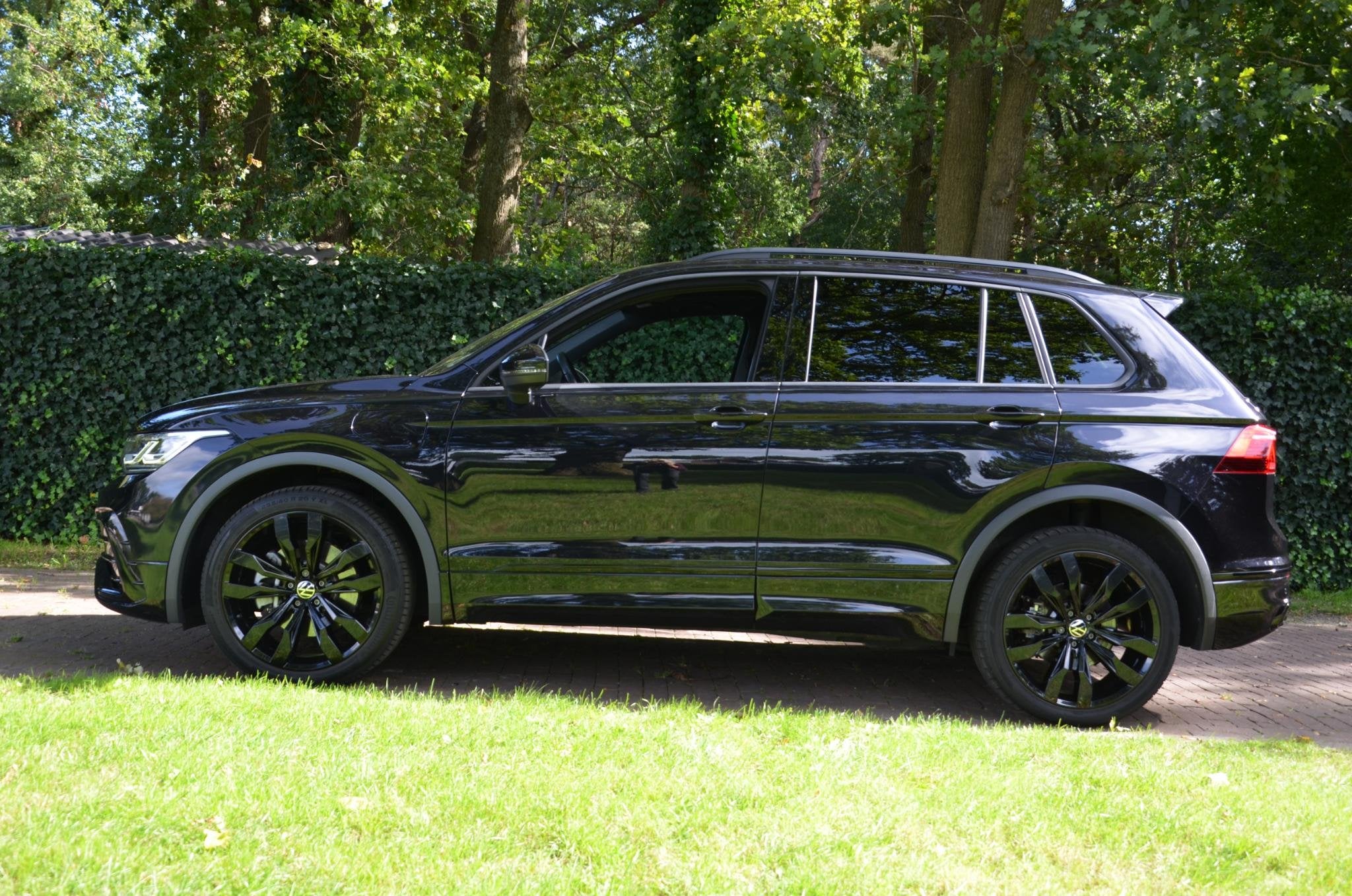Volkswagen Tiguan 1.4 TSI eHybrid R-Line Business+ Automaat/, Stof, Euro 6, Zwart, Grijs