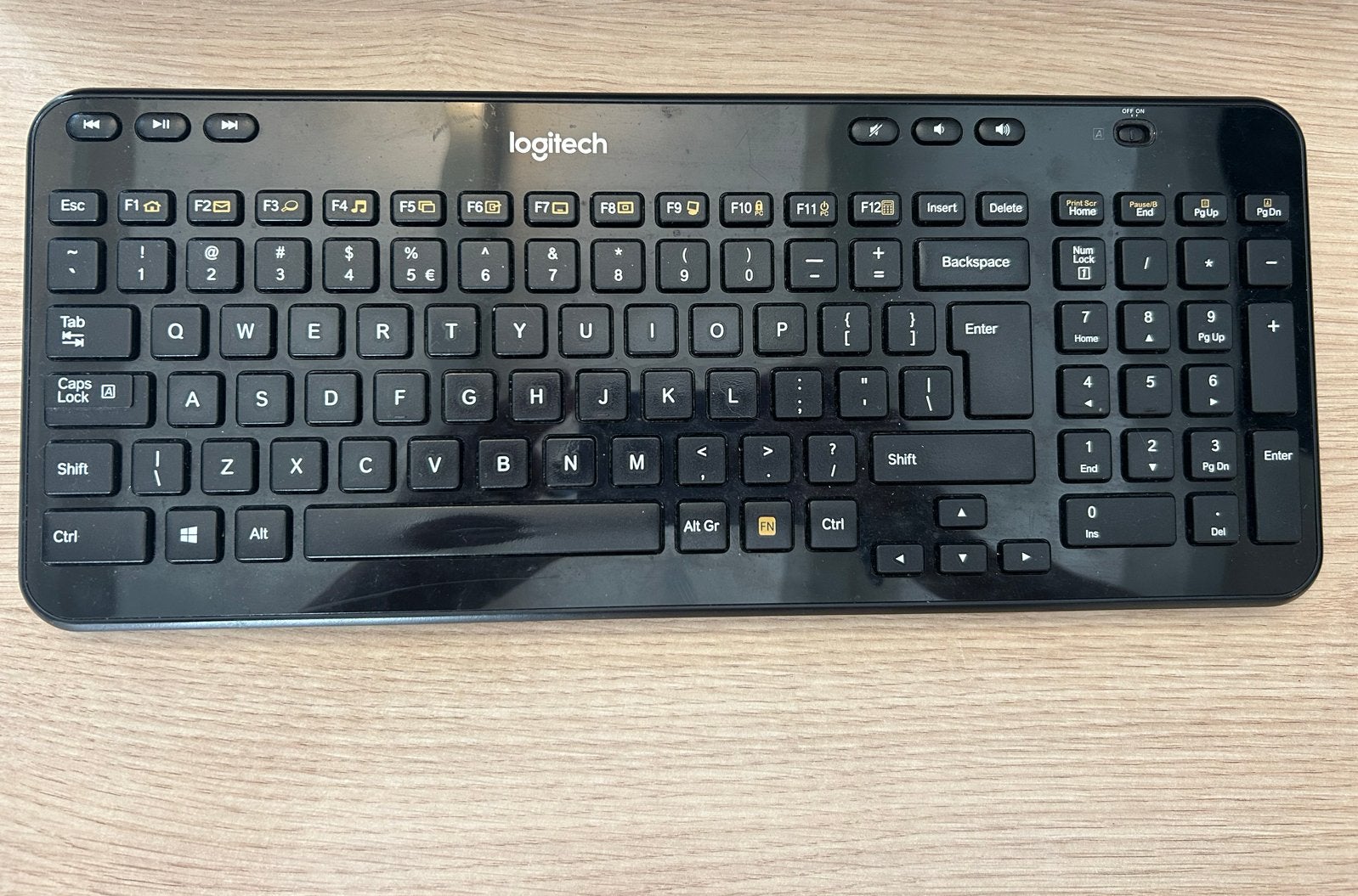 Logitech K360 Draadloos Toetsenbord - Qwerty, Computers en Software, Toetsenborden, Ophalen, Gebruikt, Draadloze ontvanger, Draadloos
