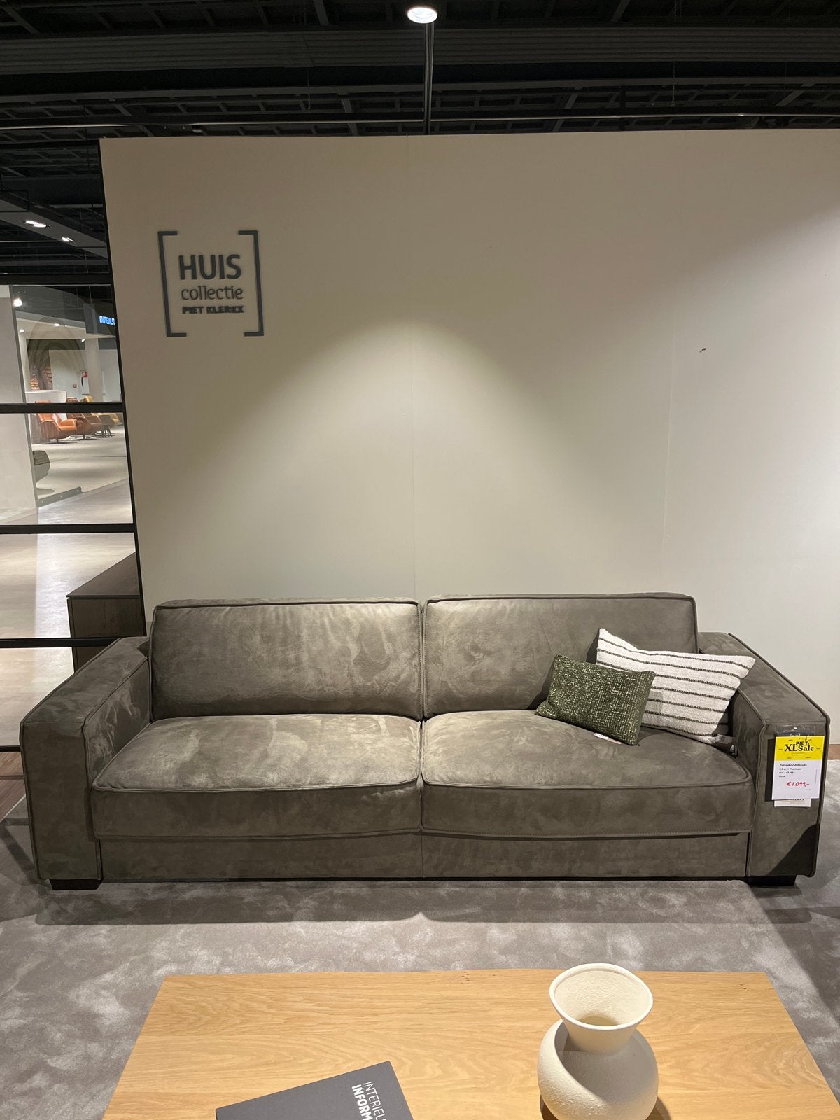Showroommodel 3,5-zitsbank President - Piet Klerkx, Huis en Inrichting, Ophalen, Zo goed als nieuw, Stof