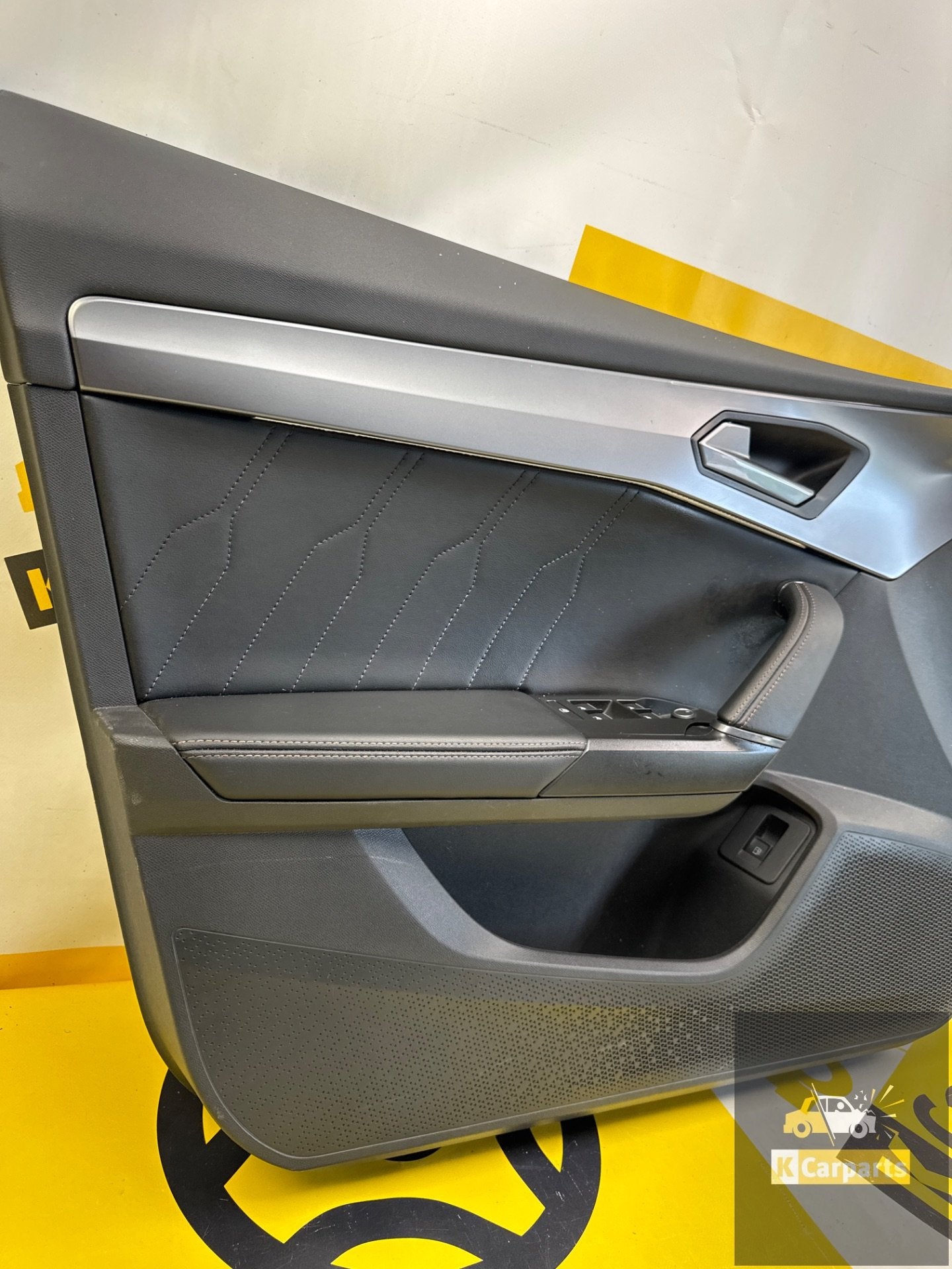 deurpaneel Cupra Formentor binnenbekleding 5FF868087A, Gebruikt, Autovia A-2, Km 585 585
08760  Martorell, ES, Ophalen of Verzenden