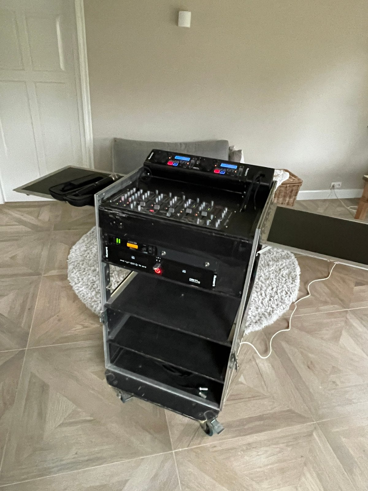 DJ set/DJ rack met mixer, cd speler, draadloze microfoon, Ophalen, Gebruikt, Dj-set, Numark