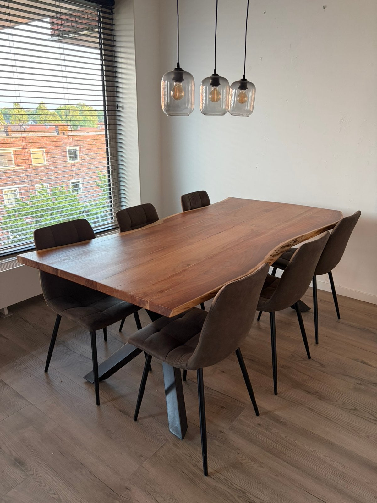 Massief houten eettafel met 6 stoelen, Huis en Inrichting, Tafels | Eettafels, Ophalen, 50 tot 100 cm, Zo goed als nieuw, Vijf personen of meer