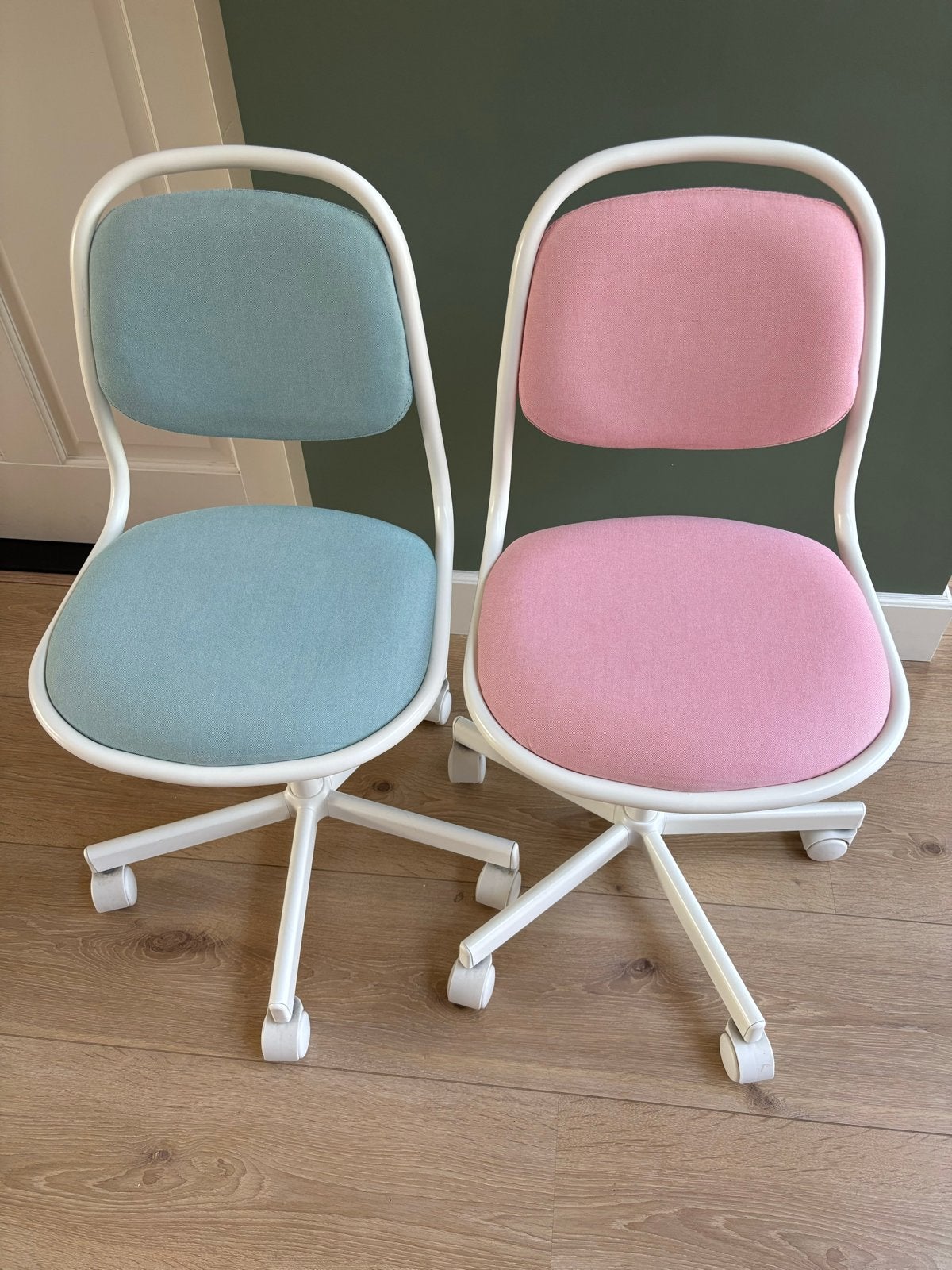 IKEA ÖRFJÄLL bureaustoel - Roze en Turquoise, Huis en Inrichting, Bureaustoelen, Ophalen, Gebruikt, Roze, Bureaustoel
