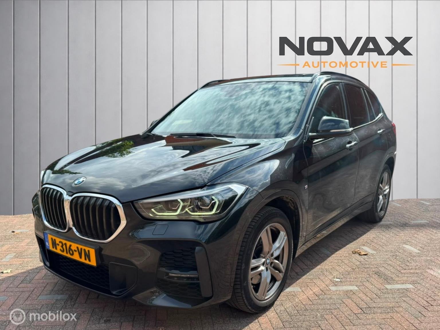 BMW X1 xDrive20i M Sport | Panoramadak | Head-Up Display, 15 km/l, Gebruikt, Euro 6, 4 cilinders