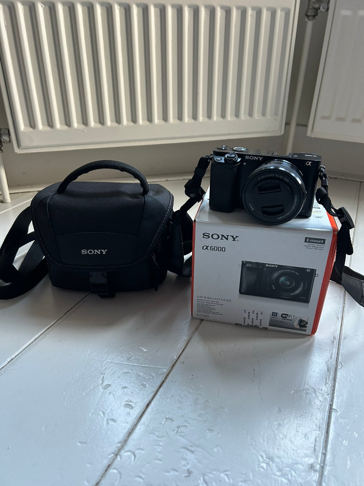 Sony α6000 + 16-50mm Power Zoom lens, Audio, Tv en Foto, Fotocamera's Digitaal, Ophalen, Zo goed als nieuw, 24 megapixels, WiFi