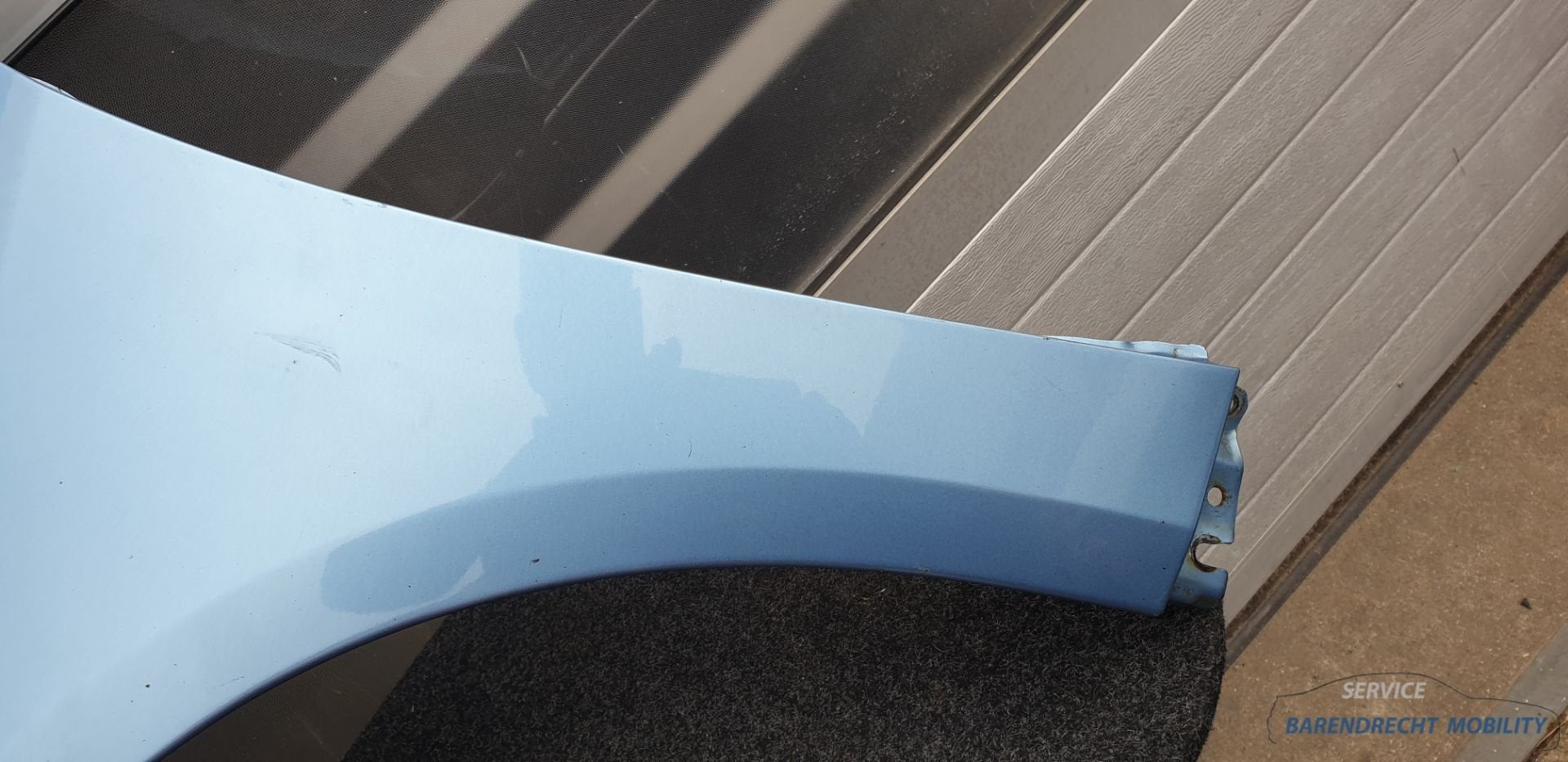 Spatbord linksvoor Grandis Mitsubishi T35a origineel gebruik, Info@mitsubishi-motors.com, Gebruikt, Voor, Mitsubishi Motors Corporation