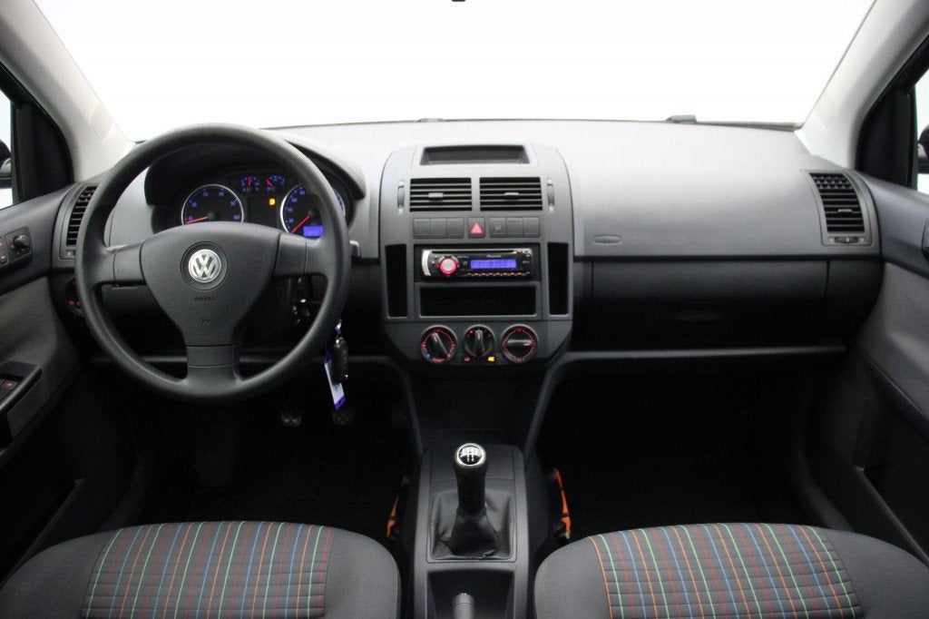 Volkswagen POLO 1.4 16V Optive - Airco, Nieuwe APK!, Huisgarantie, 4 cilinders, Met garantie (alle), Zwart