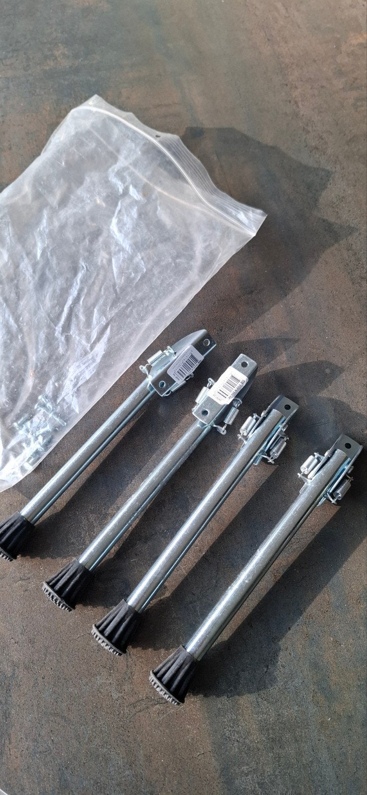 4 Nieuwe Deurstoppers 200mm - Metaal met Rubberen Voet, Binnen, Nieuw, Ophalen of Verzenden, Zilver