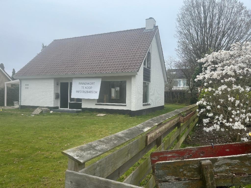 VRIJSTAANDE GERENOVEERDE WONING TE KOOP, 500 tot 1000 m², 5 kamers, Verkoop zonder makelaar, Groningen