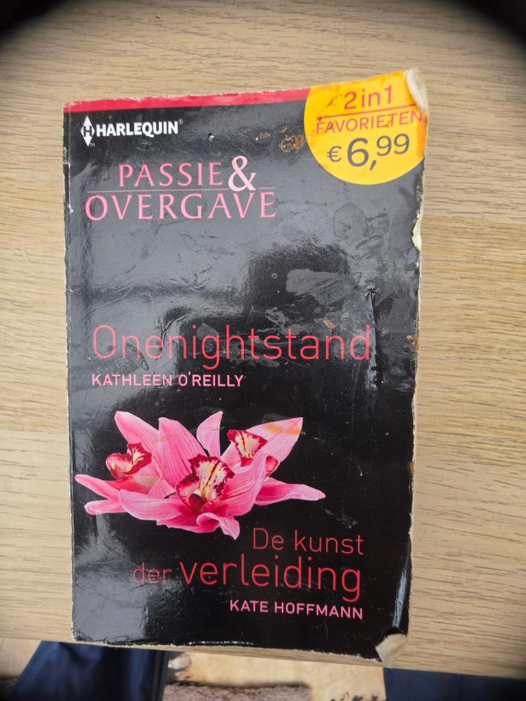 Harlequin Roman: One Night Stand & De Kunst der Verleiding, Ophalen of Verzenden, Gelezen, Kathleen O'Reilly, Kate Hoffmann, Europa overig
