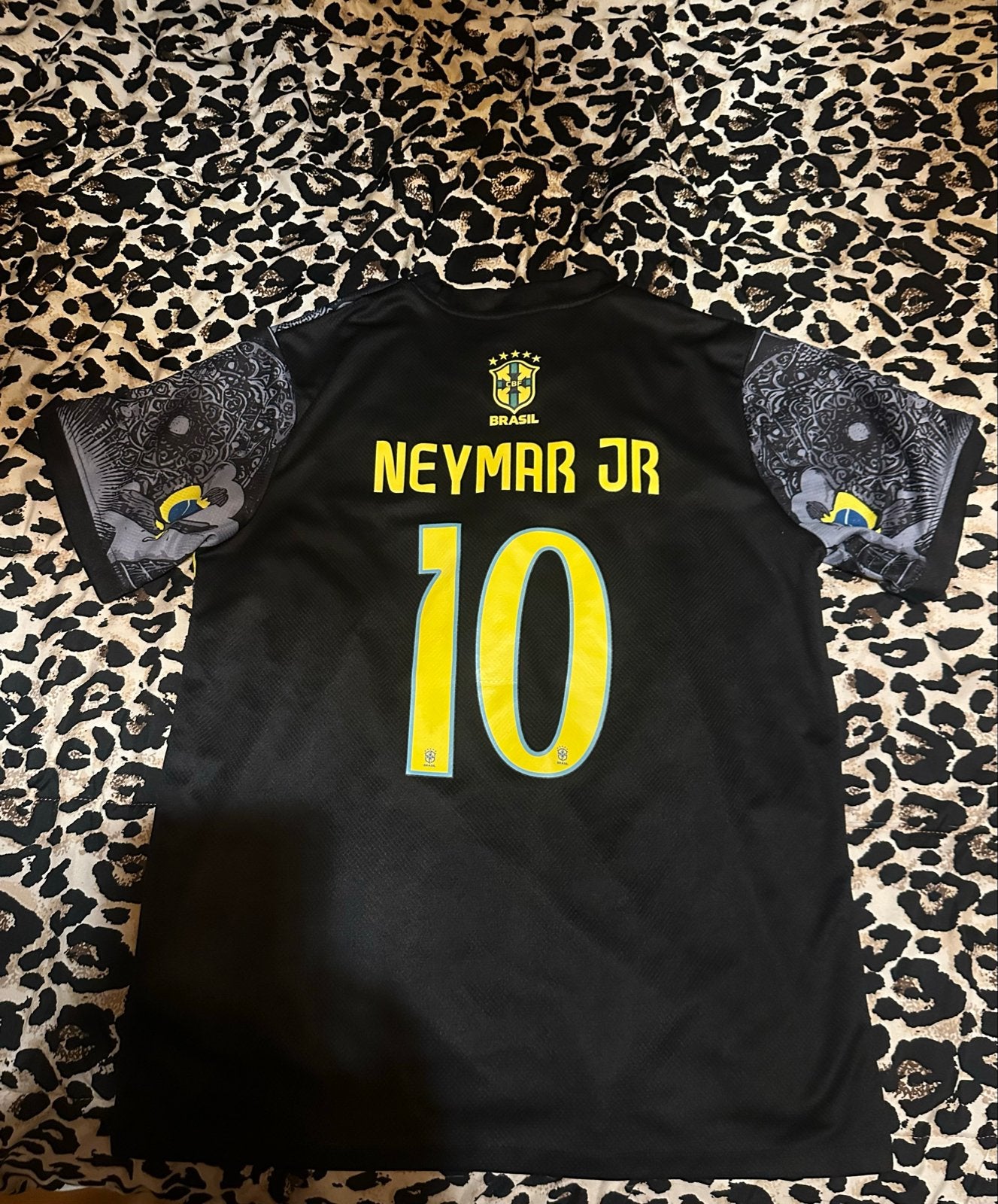Voetbalshirt Brazilië Neymar Jr. - Zwart met Jezus print, Ophalen of Verzenden, Zo goed als nieuw, Shirt