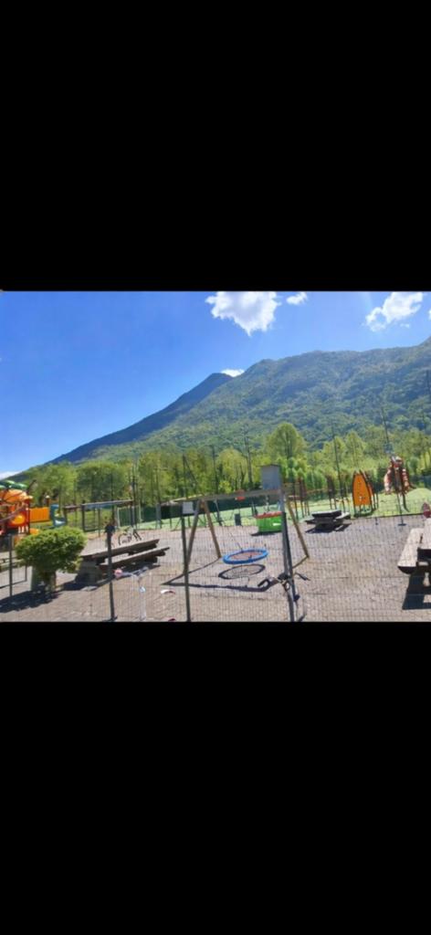 Noord italie camping met zwembad 4 pers.Te huur Bouwvak vrij, Vakantie, Campings, Speeltuin
