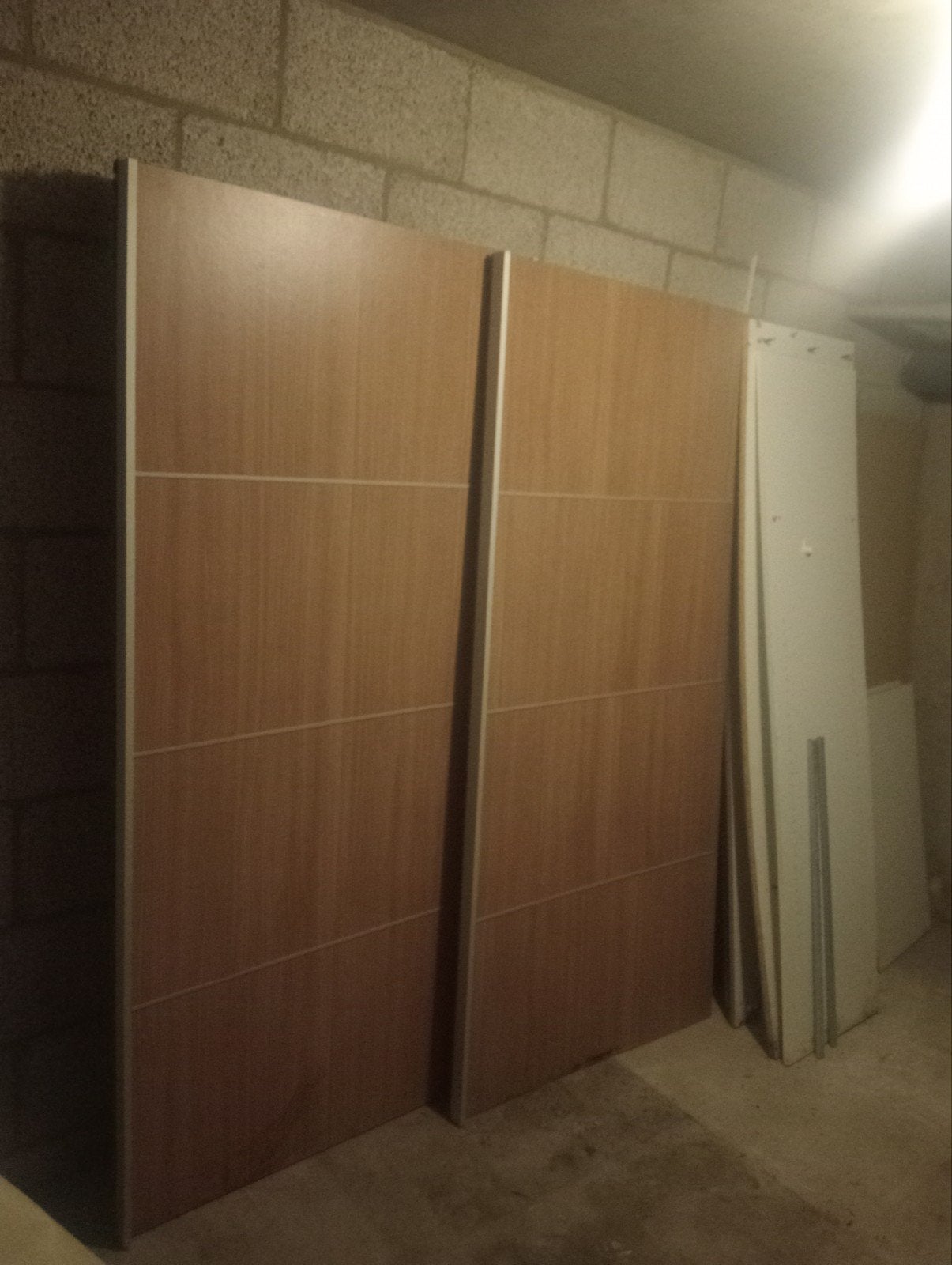 Gratis schuifdeuren kledingkast, Ophalen, Met deur(en), Gebruikt, 150 tot 200 cm