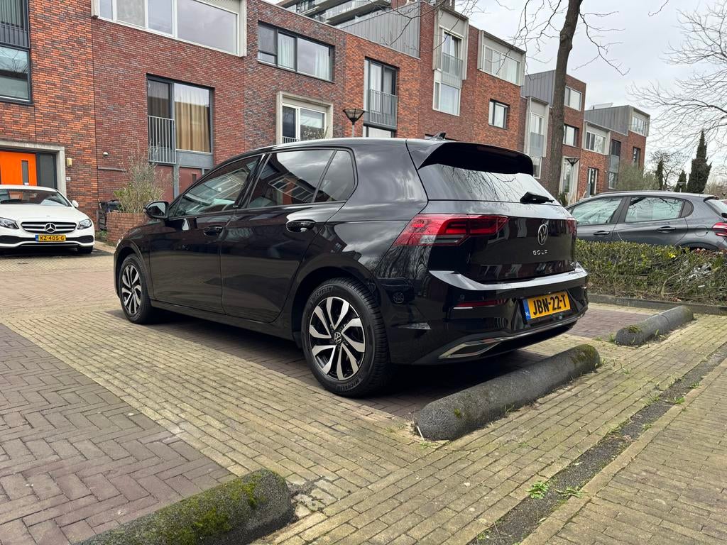 Volkswagen Golf 1.0 Etsi 29.298 km 110pk 7-DSG 2022 Zwart, Auto's, Zwart, 1202 kg, 650 kg, 19 km/l