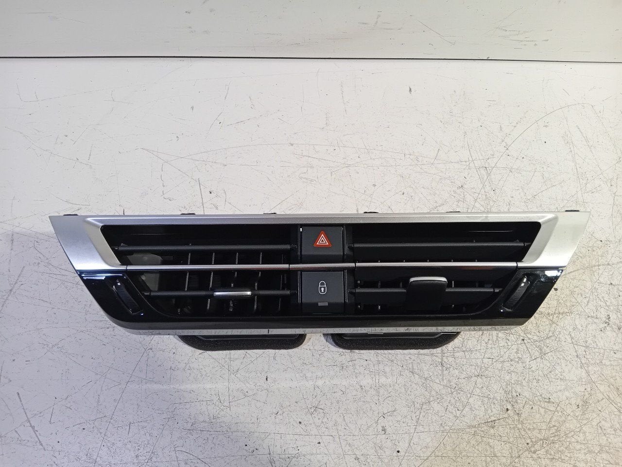 Dashboard luchtrooster midden Citroën C4, Onderdelen@venauto.nl, Van der Ven Autorecycling B.V., Gebruikt, Ettenseweg 76, 4706 PB Roosendaal, The Netherlands