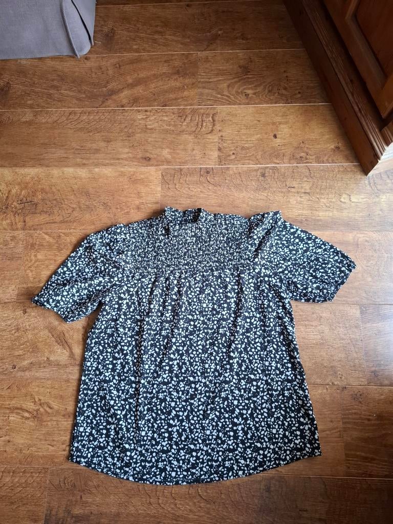 Zwarte top met smock details maat xl, Zwart, Knielengte, Ophalen, Maat 38/40 (M)