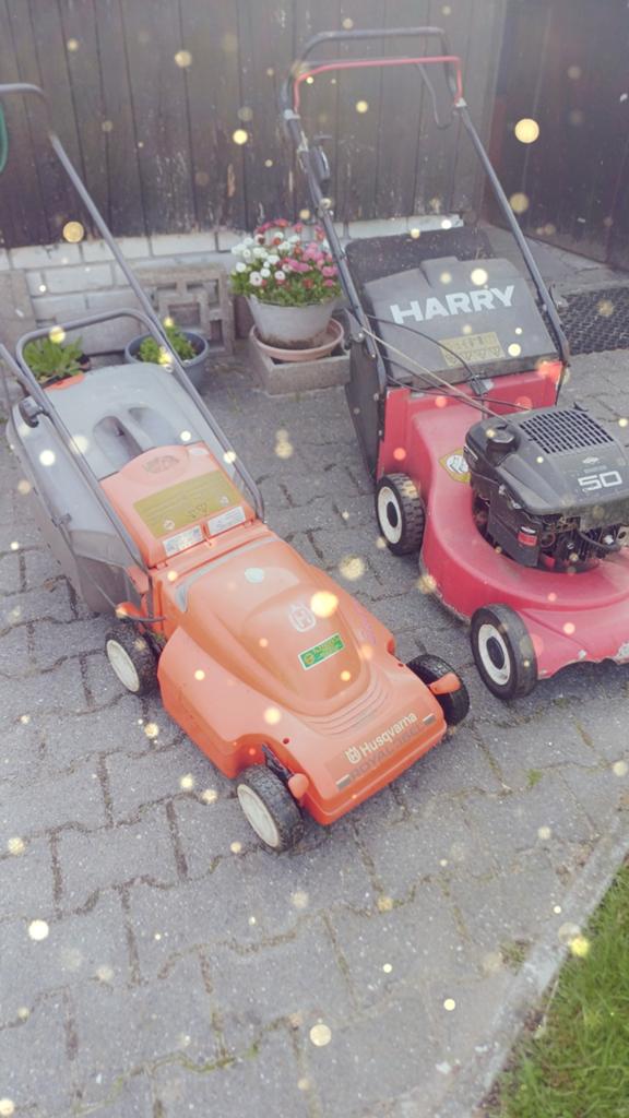 Grasmaaier  een elektrische  en benzine, Tuin en Terras, Grasmaaiers, Ophalen of Verzenden, Gebruikt