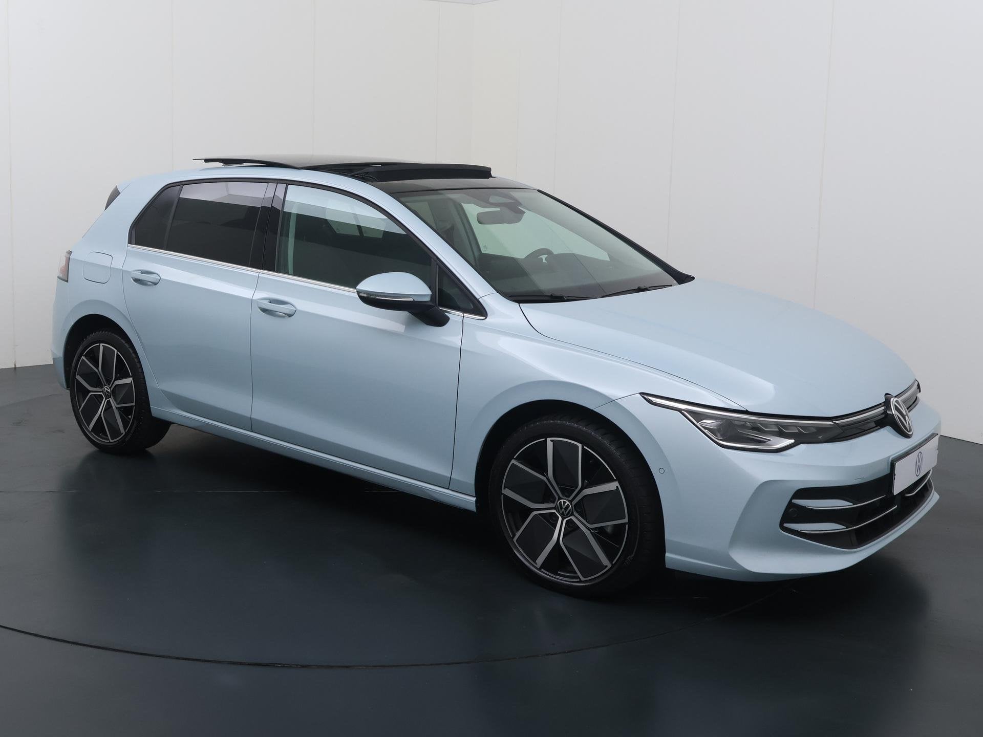 Volkswagen Golf 1.5 eHybrid Style Edition | 204 PK | SoH 100, 12 maanden, Euro 6, 4 cilinders, 26 kWh
