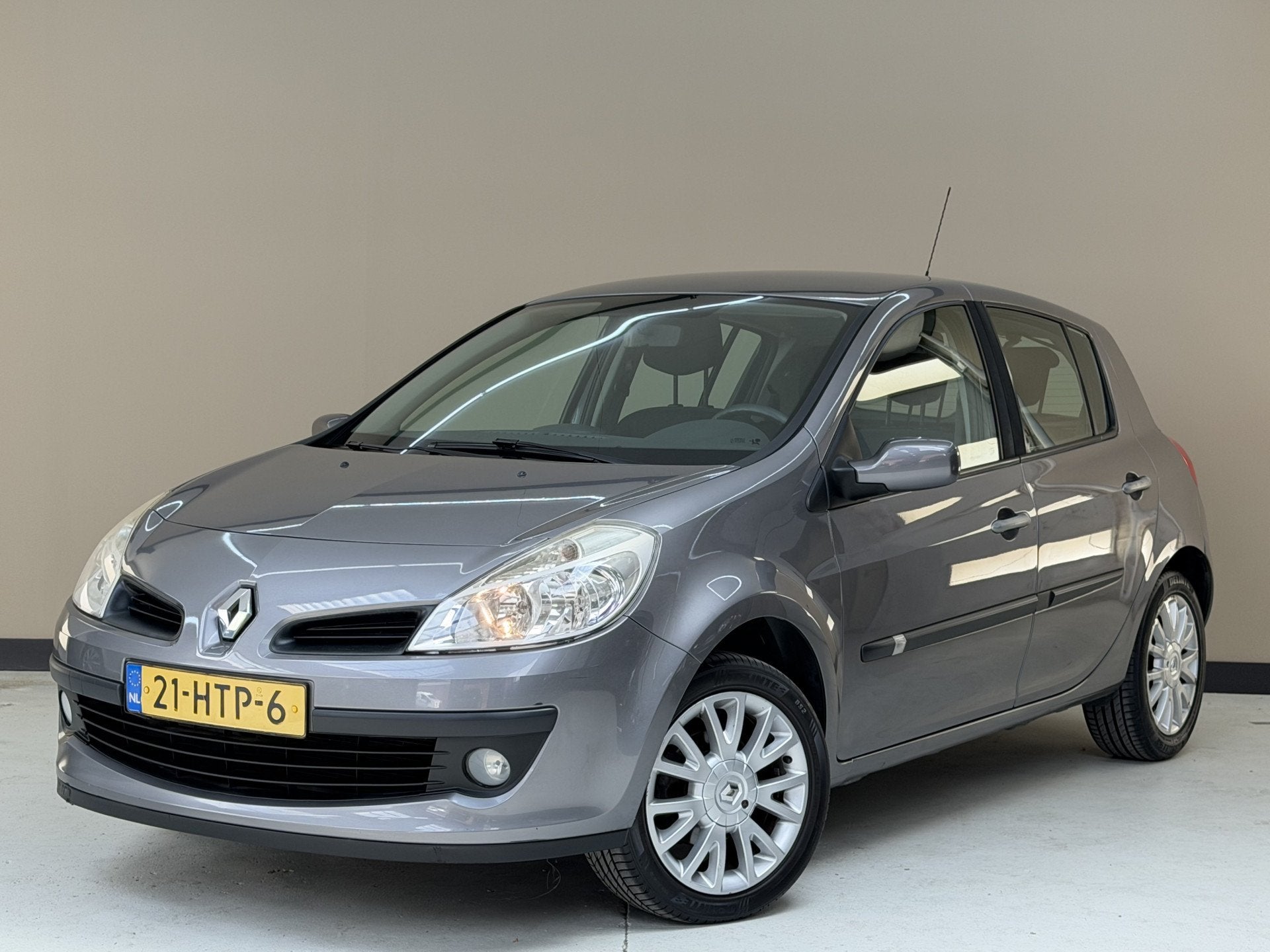 Renault Clio 1.2-16V Collection, 75Pk, 2009, Origineel Neder, Voorwielaandrijving, Gebruikt, Zwart, 4 cilinders