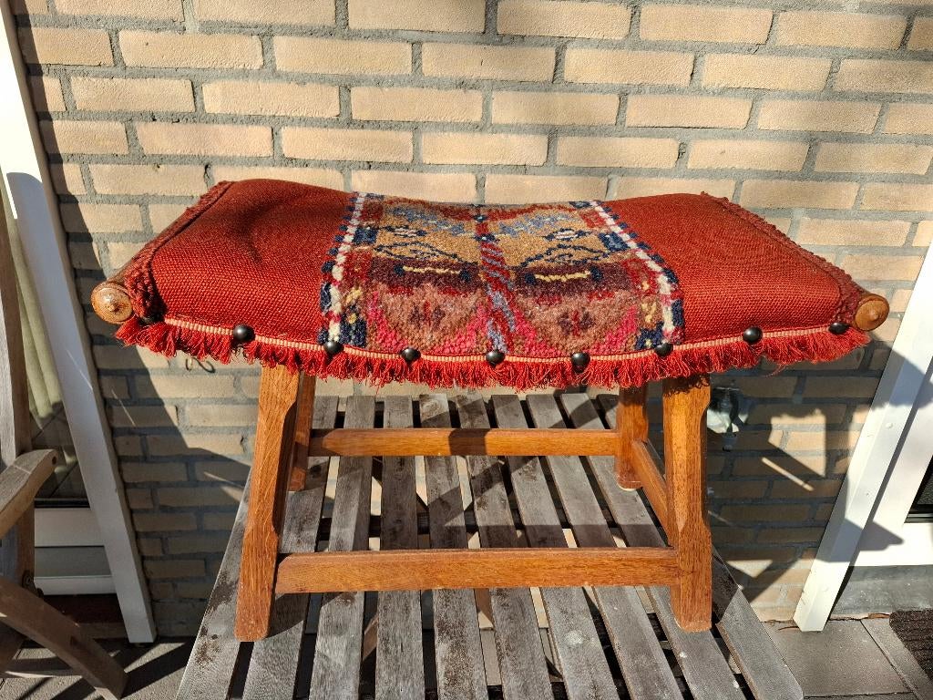 Vintage kamelenbankje, Minder dan 50 cm, Gebruikt, Ophalen of Verzenden, Stof